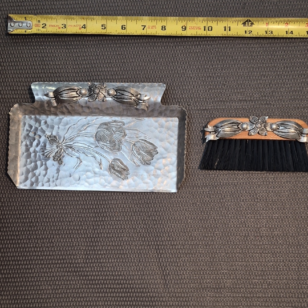 Rodney Kent Elegant Aluminum Dustpan Set